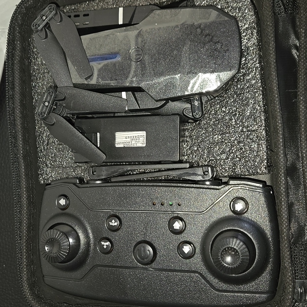 E88 Pro Drone with Remote Control - Picture 3 of 5